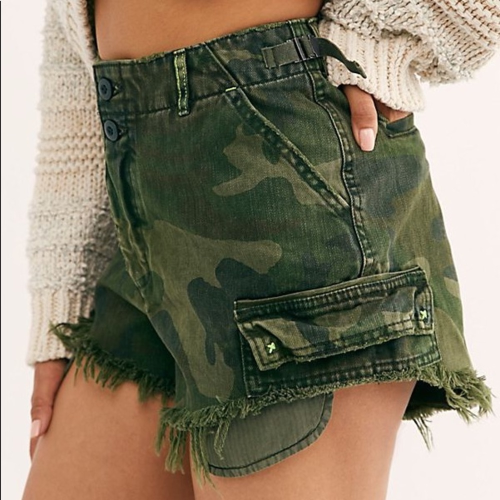 NWT Free People Commander Camo Shorts 0